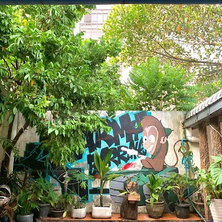 Vang Vieng Lily Backpackers Hostel Exterior photo